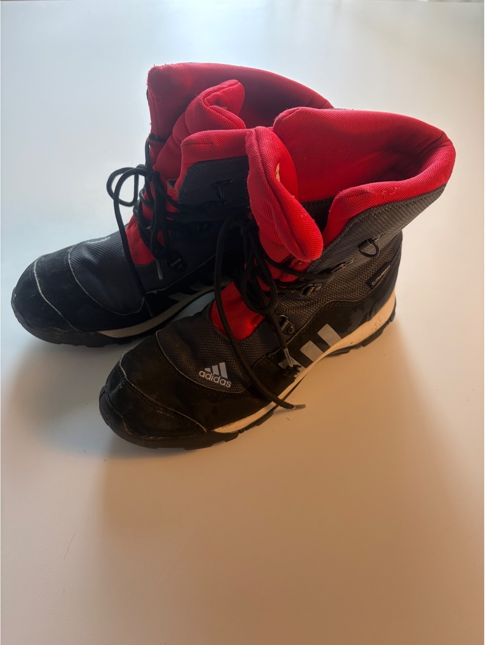 Adidas Winter Hiking Boots with PrimaLoft Insulation Size 7